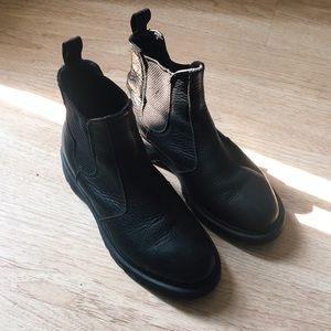Dr. Marten Chelsea Boot